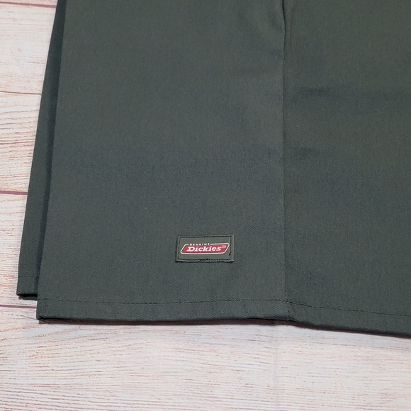 Dickies▪︎Dark Green 15" Shorts w/Multi-use Pocket▪︎ Size 38 *NEW* - Picture 4 of 16